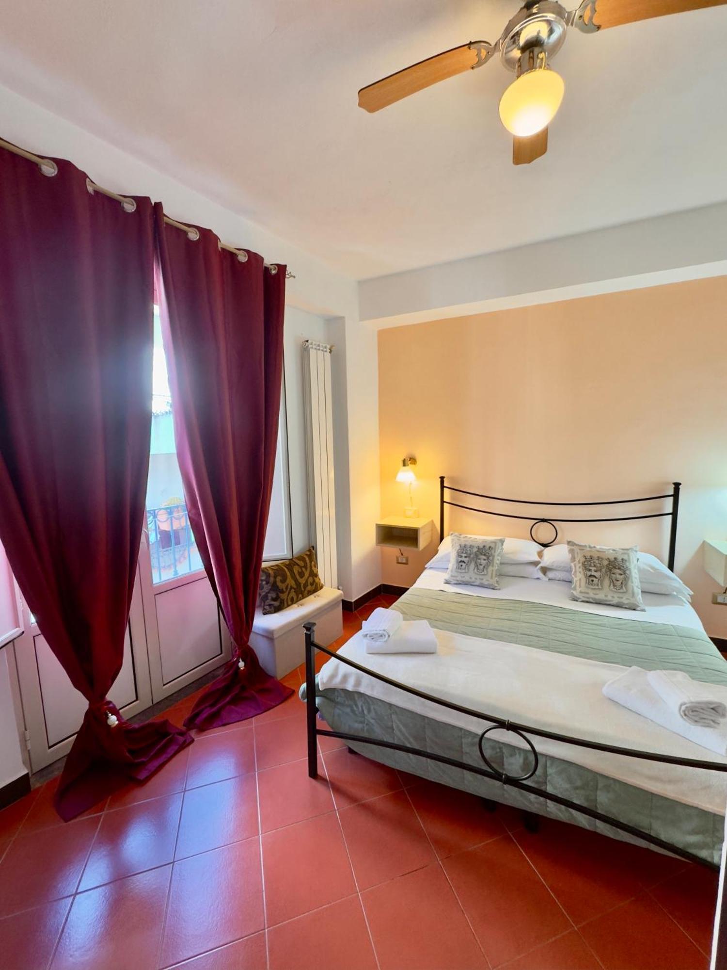 Taormina'S Sun Bed & Breakfast エクステリア 写真
